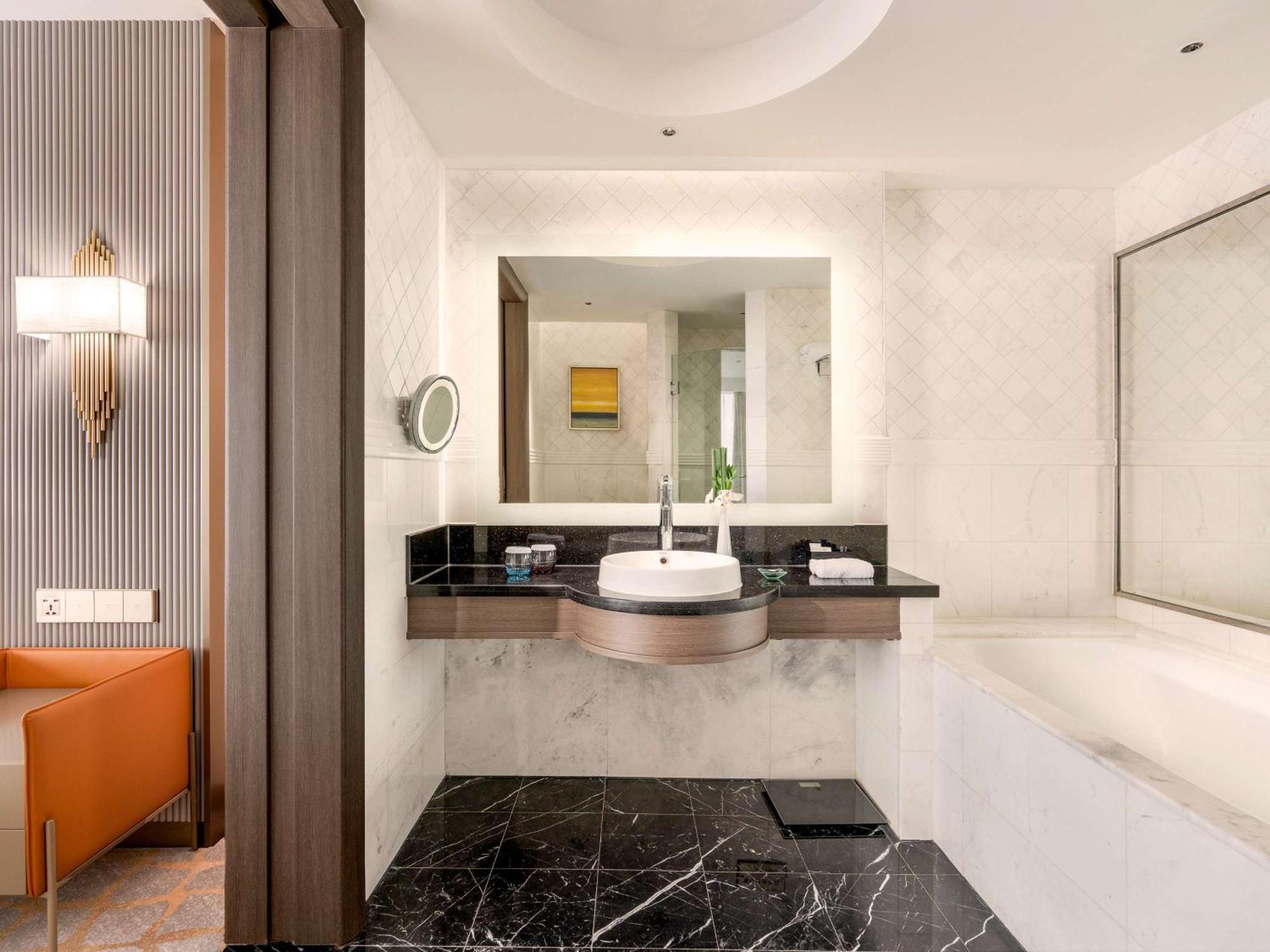 Pullman Shanghai Central - In Xintiandi & Yu Garden Area מראה חיצוני תמונה
